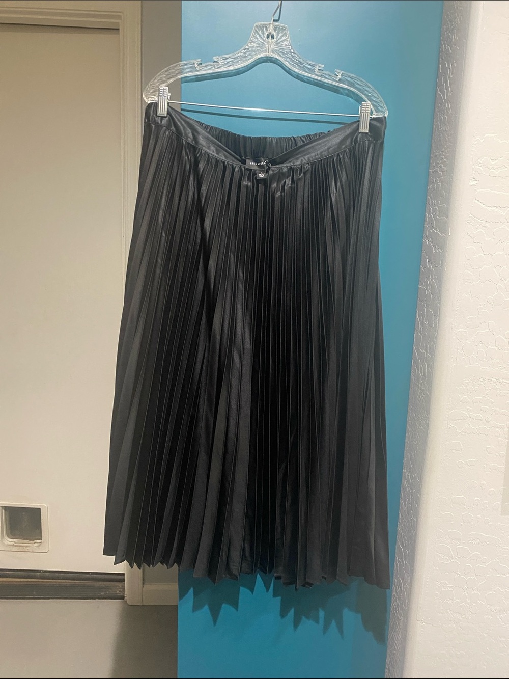 Free Assembly Black Pleated Midi Skirt - Women size L 12-14